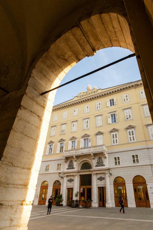 Tergesteo Palace Suite Trieste Exteriör bild